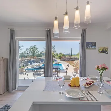 Cozy In With Outdoor Swimming Pool Holiday home Vodnjan