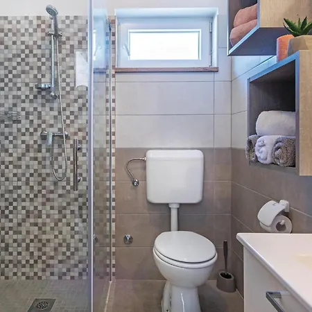 Holiday home Cozy In With Outdoor Swimming Pool Vodnjan