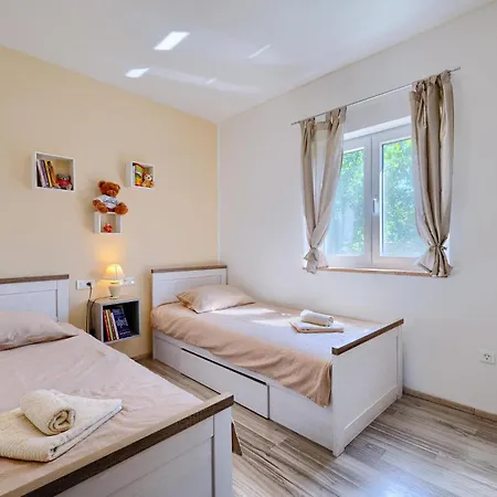 بيت للعطل Two-bedroom In