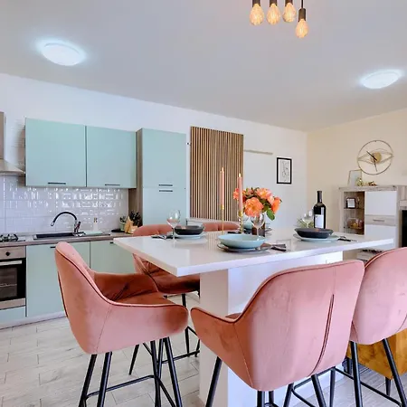Two-bedroom In بيت للعطل *